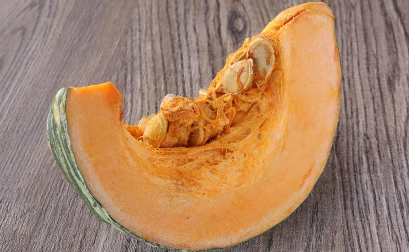 かぼちゃ 「わたがヌルヌル」「断面が白く粉っぽい 」食べても大丈夫？管理栄養士が回答！ヨガジャーナルオンライン