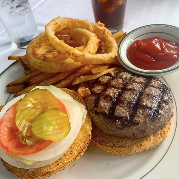 物価が超高いハワイ！格安で最高ランチの方法 ウルフギャング ハワイワイキキ編〜ハッピーアワーWeekend Traveler