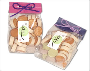 Amazon.co.jp: フジタ製菓 秋田銘菓 もろこし 蕗もろこし25袋 駄菓子 焼菓子 お菓子 諸越 秋田 もろこし 諸越 グルメ お菓子 お土産: 食品・飲料・お酒