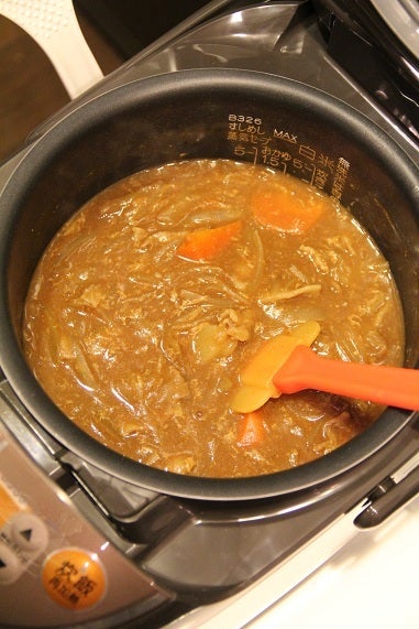 入れて待つだけ！ 炊飯器で作るカレ