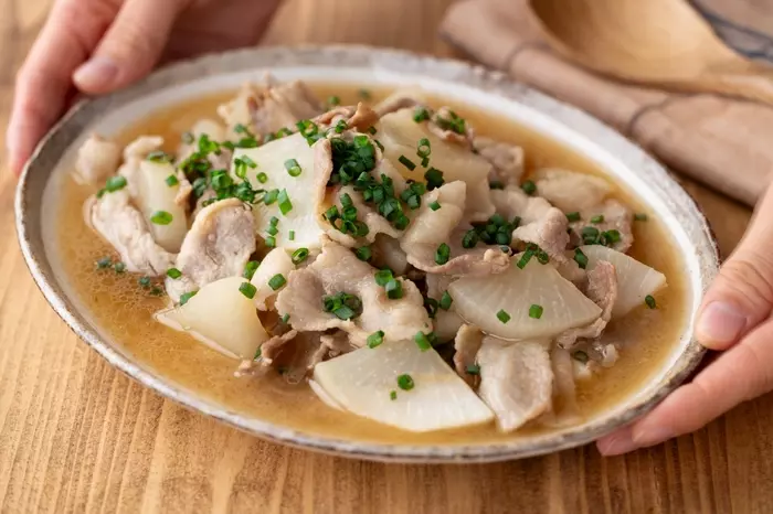 フライパン一つで！味しみしみ大根と豚肉・長ネギの炒め煮おかず