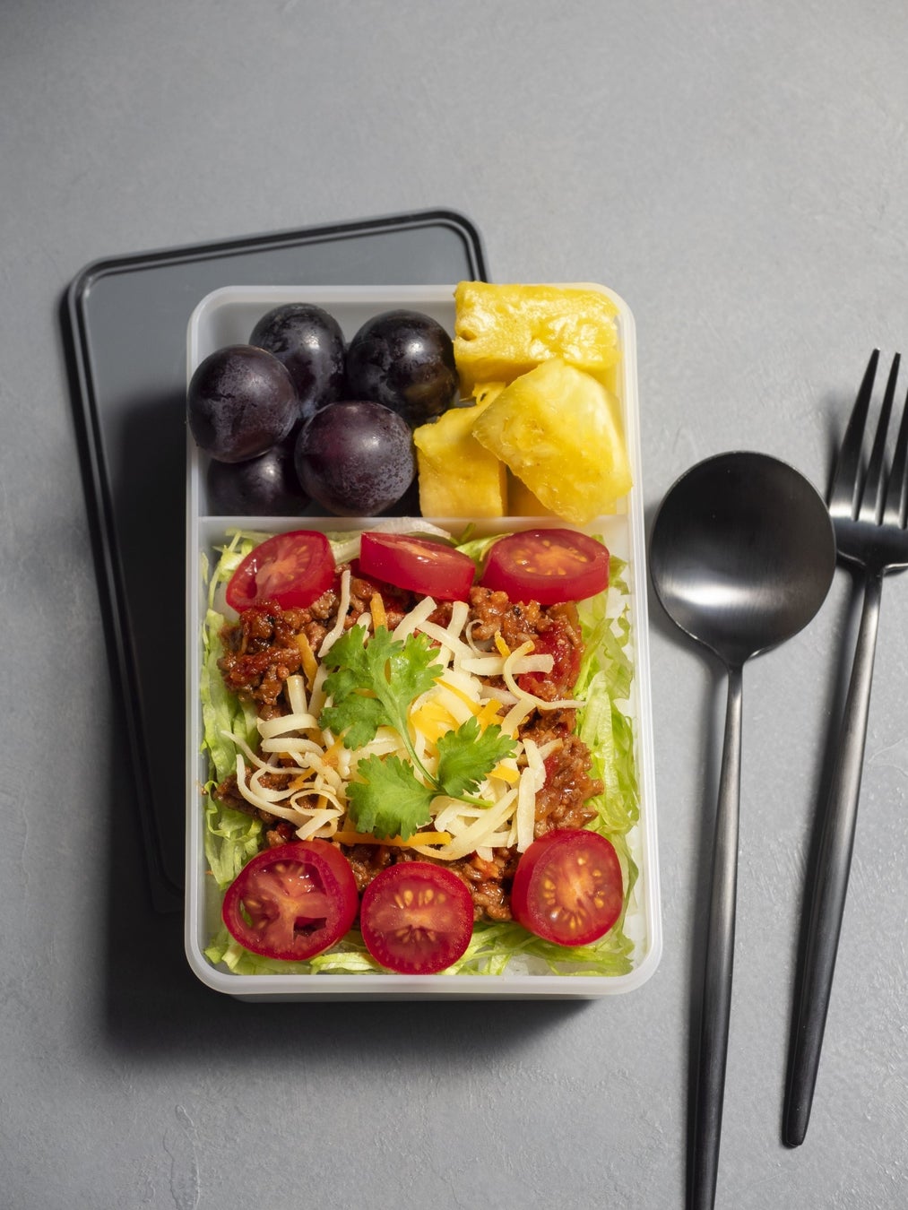 滝沢眞規子が本当に欲しかったLUNCH BOX BOOK special package 600mL IVORY│宝島社の通販 宝島チャンネル