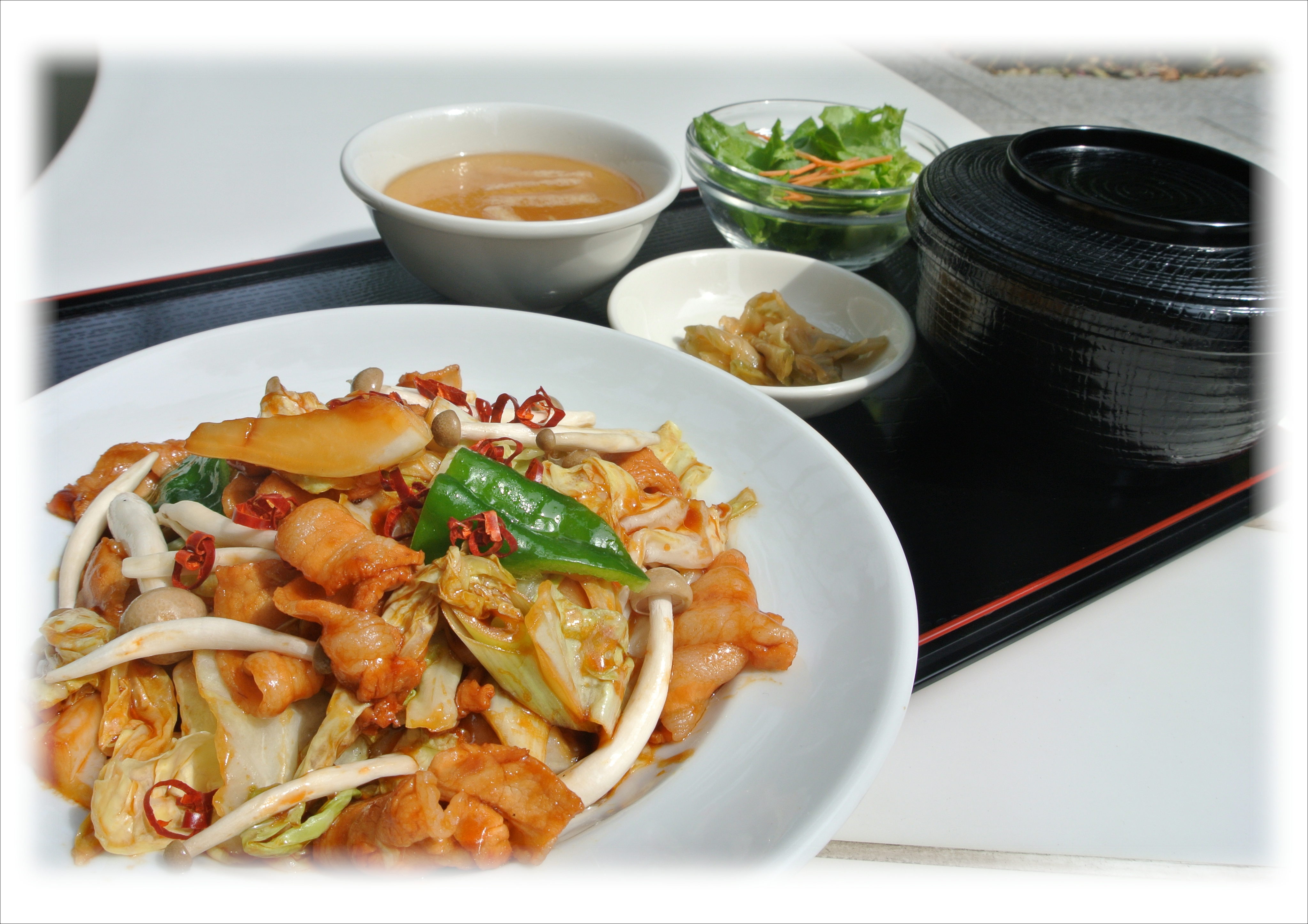 カラフル夏野菜と豚バラ肉の味ぽんさっぱり炒め