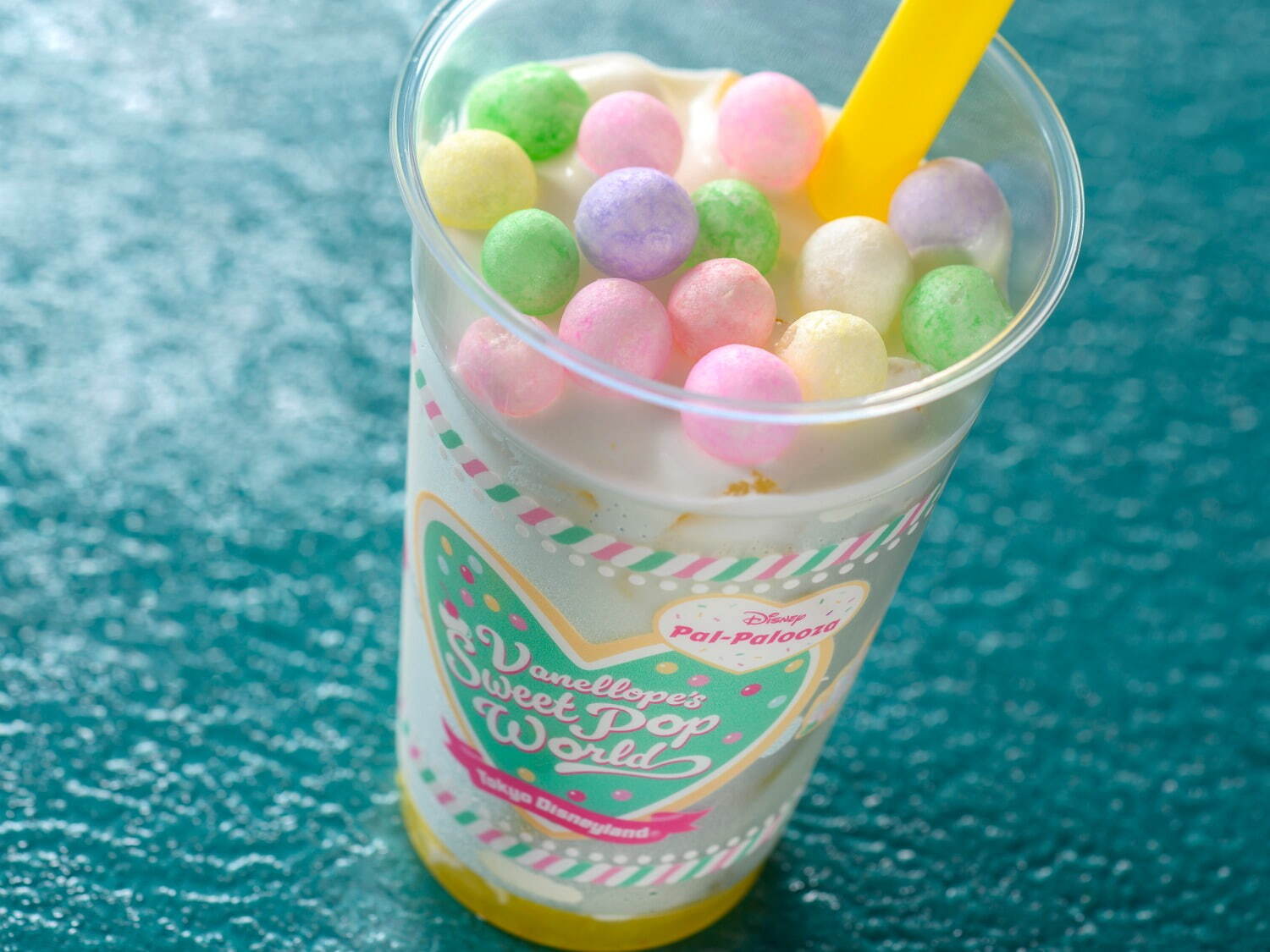 今食べられるランドのフードが可愛すぎる 😭🩵🤎 シュガーラッシュのヴァネロペをイメージした 可愛すぎるスイーツたち🧁🍭描いたものはほんの僅かでまだまだいっぱいあるので甘党にはたまらないイベント 🙈 早く食べに行きたい！！！fanartファンアート