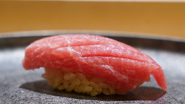 6mの檜カウンターで味わう、青山「すし陸」の絶品コースをお土産付きでanatae