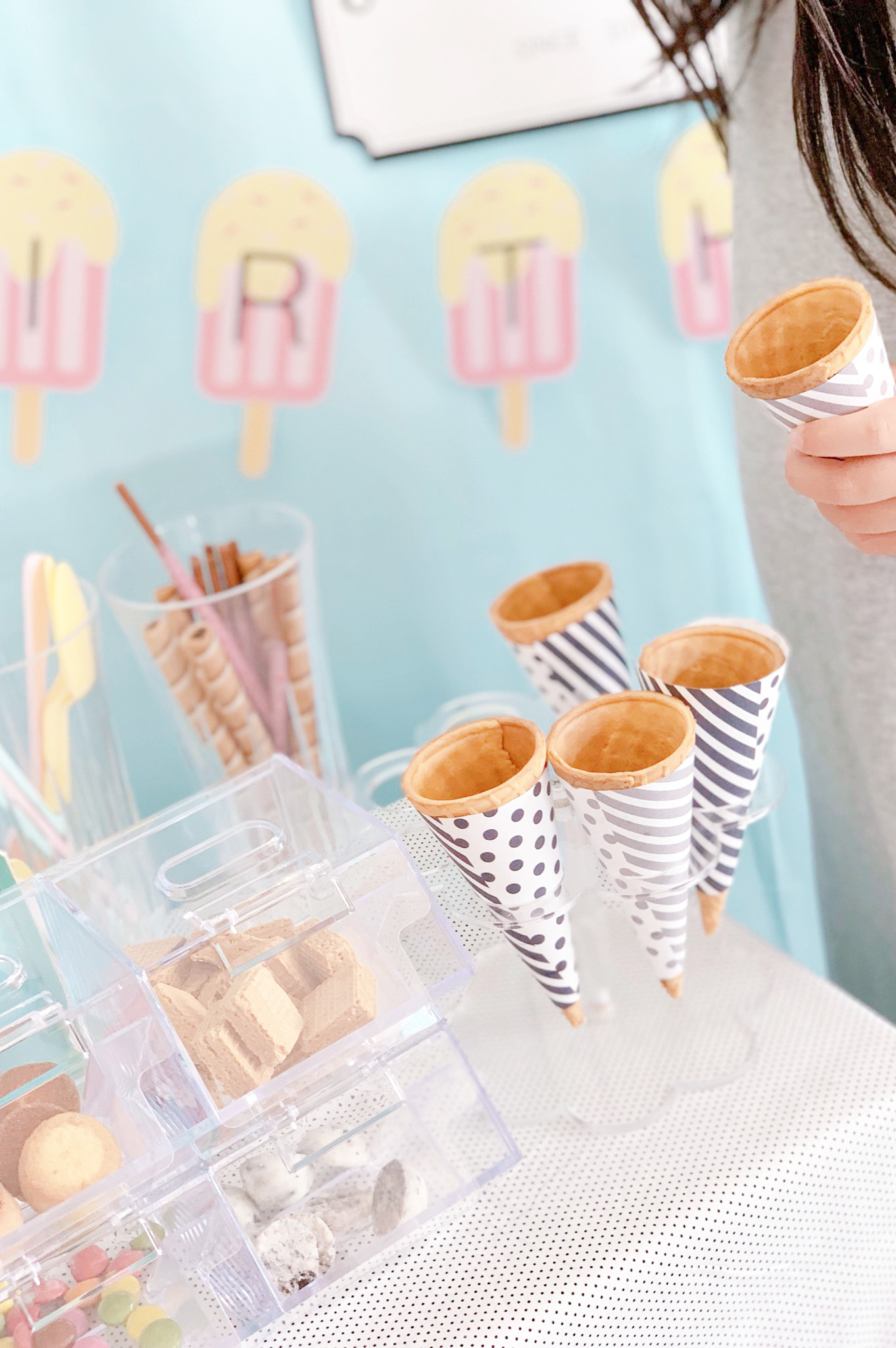 おしゃれ アイスクリームイラスト・フリー素材なら「シンテリ」