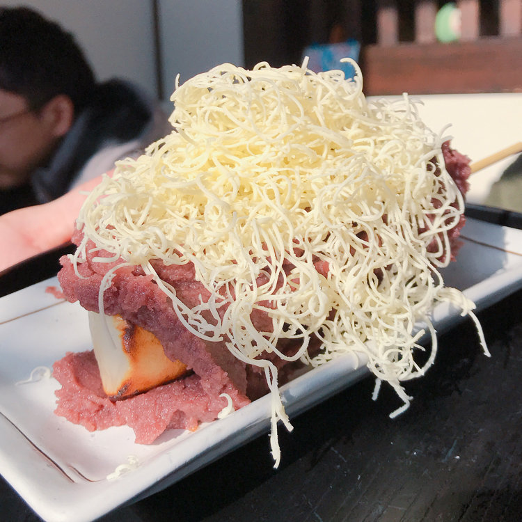 山形スイーツ 1日千本売れる！？もっちりなめらか・柔らかさに驚き！溢れる餡にびっくりの最上川千本だんご～山形県大石田町～ - せんだいマチプラ