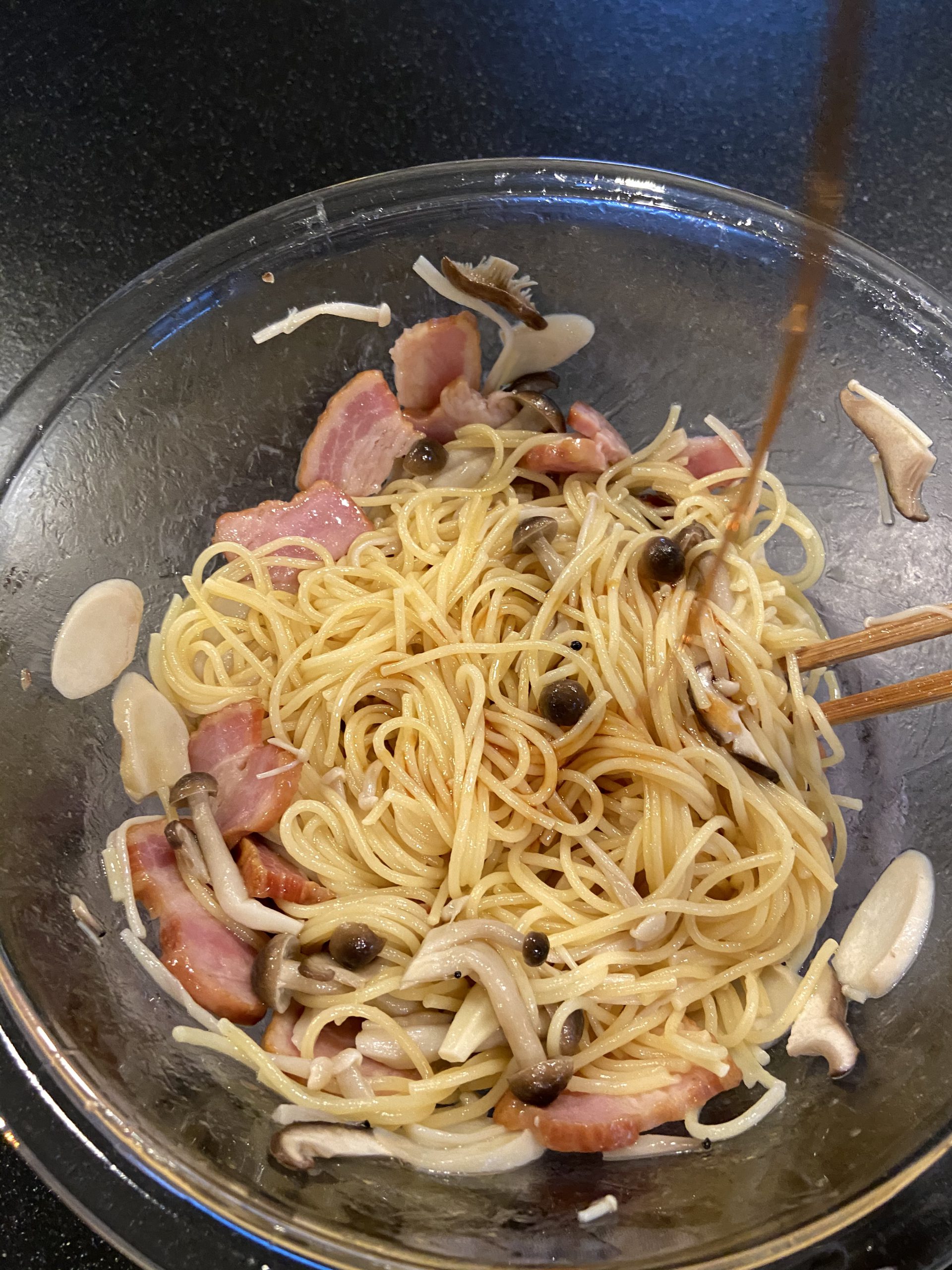 ホンマでっか!?TV ヒロミ流「松茸のお吸い物」で作った時短＆簡単“きのこパスタ”がおいしい