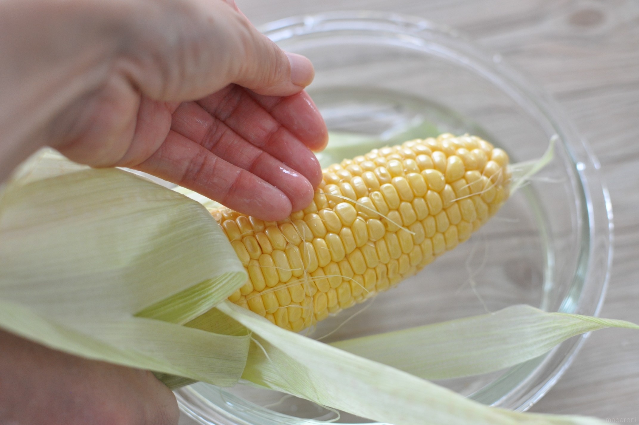 かぶりつくと甘～い汁が！ とうもろこしの「アイラップ蒸し」が激ウマ: J-CAST トレンド