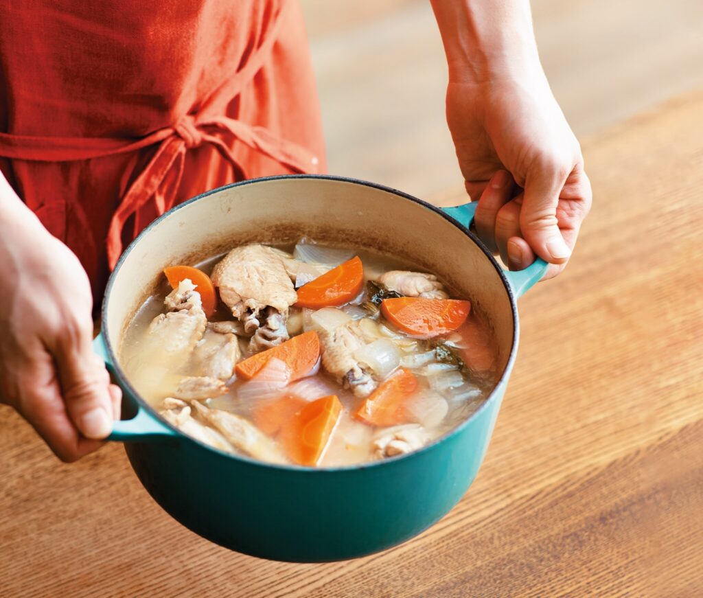 簡単で美味しいボーンブロススープの作り方