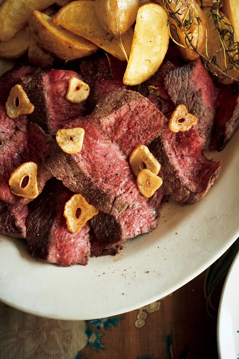 メーカー直伝！安い牛ステーキ肉を鉄フライパンで上手に・柔らかく焼く方法