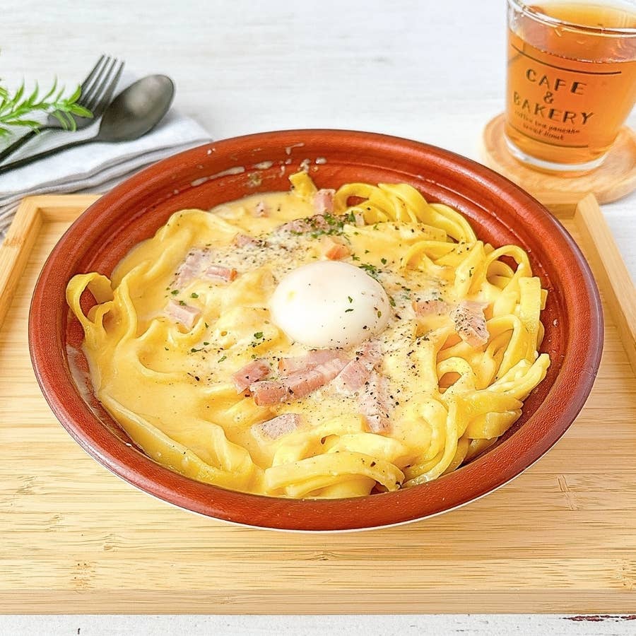ローソンの「もちもち生パスタ」が最高にウマい！濃厚ソース＆とろとろ卵が麺に絡んで、コンビニとは思えない満足感です！ 実食レビュー