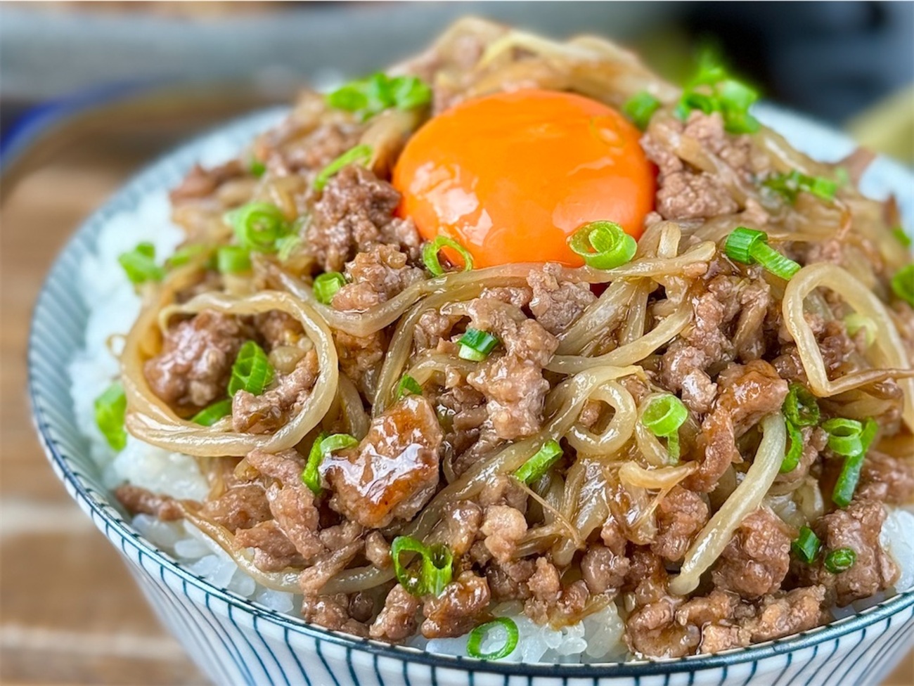 そぼろ丼の温玉落としChef de PRISMATE シェフドプリズメイト プリズメイト 調理家電でつくる レシピ サイト