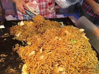 屋台の焼きそばのイラスト素材76722738- PIXTA