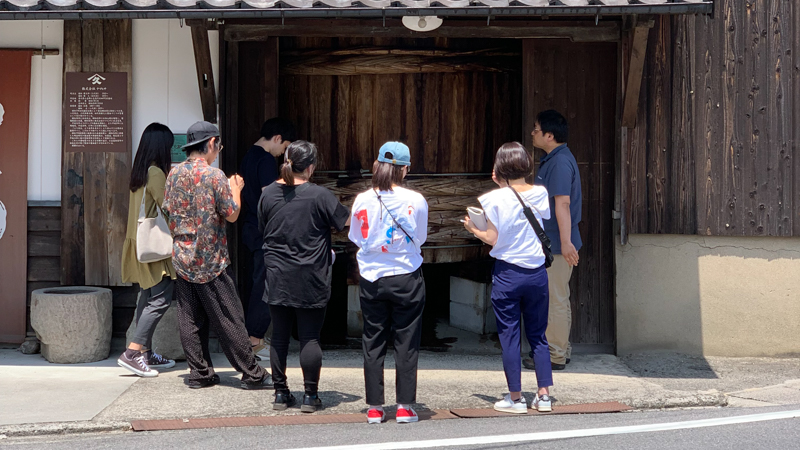 創業128年目の天然木桶醤油蔵が工場見学を開始！ 福岡県SDGs認定の糸島 北伊醤油で利き醤油体験！有限会社北伊醤油
