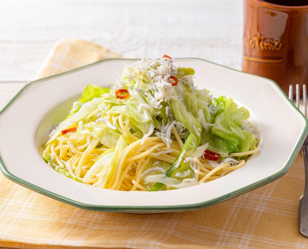 キャベツ1玉、余裕で食べちゃう 湯通しキャベツとしらすのサラダ