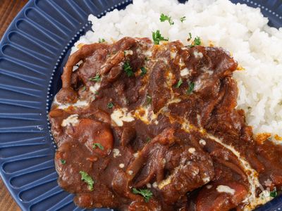 やわらか牛すねのトマトスープカレークラシル