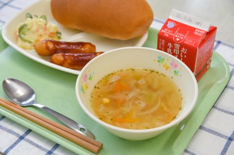 ベーコンのミルクコンソメスープ