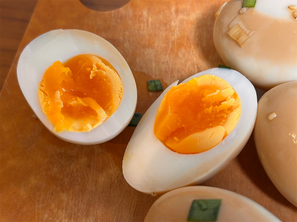 レシピーーーーーー 麻薬卵 韓国版味付け卵ーーーーーーーーーーーー ⁡ ⁡ おはようございます *^^*⁡ 今日ご紹介させていただくのは最近話題の韓国版味付け卵 \ 麻薬卵⁡ なかなか怪しい名前ですが麻薬=中毒性のあるという意味らしく まさにこれ1個🥚で