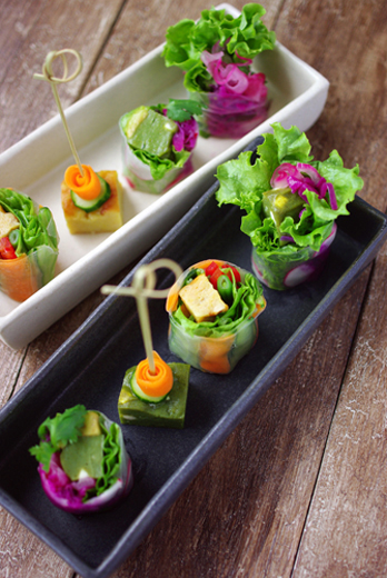 シーフードのサラダ春巻き