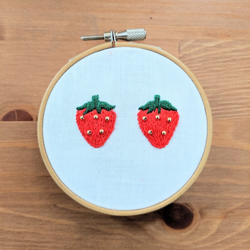 いちごの刺繍に挑戦その③◇◇ニコ刺繍◇◇商用利用可能なミシン刺繍データ制作+.☆