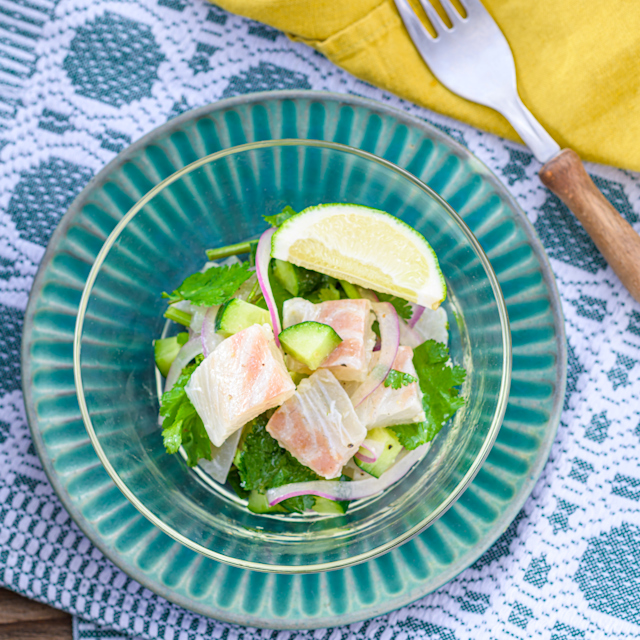 パクチー 根っこから花まで食べられる パクチー は、その独特な香りが病みつきになります。 整腸作用 があることで知られ、毎日食べたいハーブのひとつですね。苦手な人は是非、 天ぷらか 餃子 で。オススメです！エディブルフラワーコリアンダーカメムシソウ