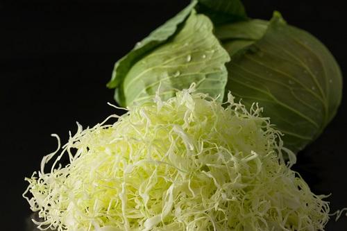 キャベツの千切りの簡単なやり方！保存方法 冷凍・冷蔵・塩もみ も紹介キッコーマンホームクッキング