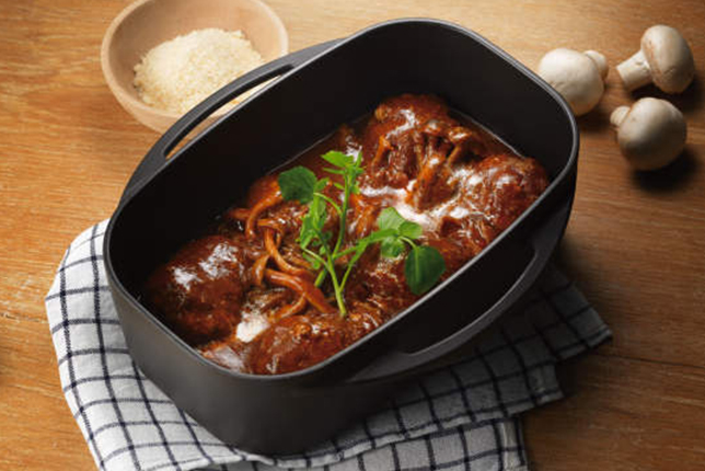 ダッチオーブンで作る極厚ローストビーフ 絶品キャンプ飯