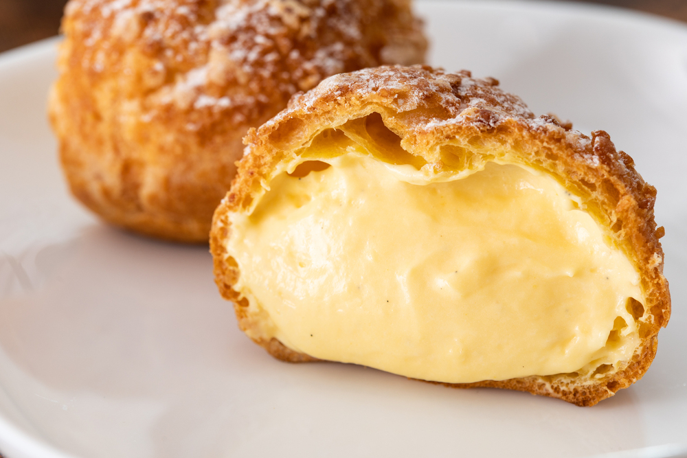 冷凍送料込み 冷凍品同梱OK 塩バター大福6個、餅パイ2個、シュークリーム2個 9- 公式通販 お菓子のふじい 北海道ニセコ 和菓子・洋菓子・ シュークリーム