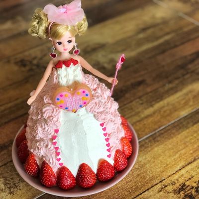 ボード「ドールケーキ」に最高のアイデア 58 件ドールケーキ, ケーキ, プリンセスケーキ