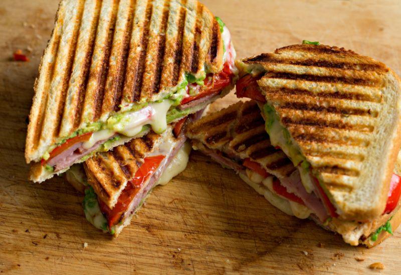 パニーニのおすすめレシピを紹介！本格的なイタリアの味を楽しもう – grapeグレイプ