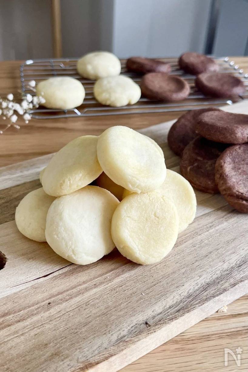 材料2つ・レンジで3分時短レシピ！ふわふわのチョコレートカップケーキ