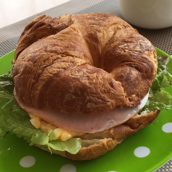 クロワッサンサンド作りました🥐 コストコのクロワッサンは美味しいしたーくさん😆モーニング朝食朝食パンクロワッサンサンドクロワッサンコストココストコのクロワッサンcostco
