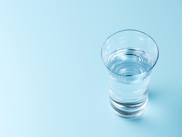 コップ1杯の水を世界中の海にばらまくと？数学おもしろコラムオンスク.JP