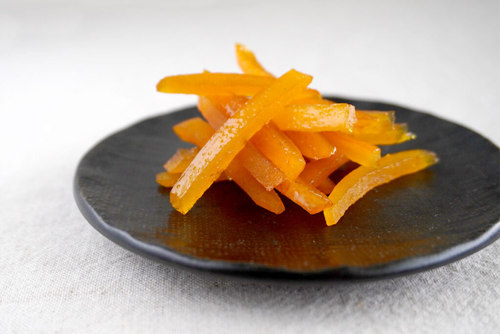 食べた後も立派な食材☆夏みかんピール作りました