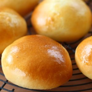 てりやきチキンのパンが食べたくなって久々に焼きました。まっ、いつもながら私の胃袋に入ることはないんですけどね🤪焼いて、ただ見て味を想像すると言う楽しみ方です。🤣娘たちは美味しかったようで秒でなくなりました👏焼きたて手作りパンホームベーカリー