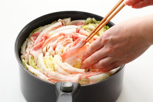 簡単・鍋スープ ヒガシマルの牡蠣だし醤油を使って『常夜鍋』 : Syuntaroの『食の荒野を彷徨う』