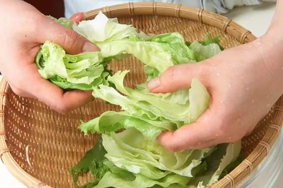 レタスたっぷり牛肉のオイスター炒め 野菜を大量消費！人気のメニュー