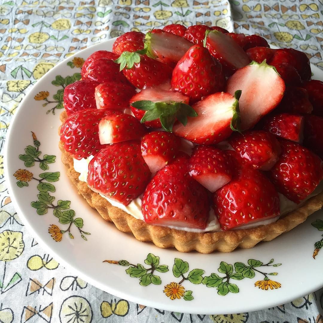 苺タルト 盛り付け