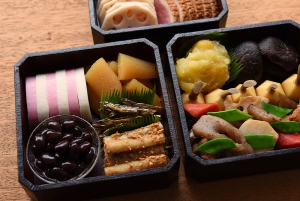 おせち料理のおしゃれな盛り付け方。ワンプレート派・お重の意見！ 2023年 おせち特集ぐるすぐり