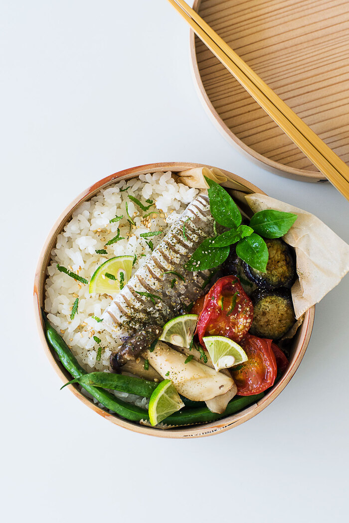 1食150円 たんぱく質が摂れて財布にも優しい！まるごと冷凍弁当の作り方 なすと鶏むね肉の照り焼き弁当- YouTube