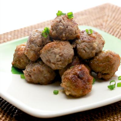 れんこん入り鶏だんごの濃厚みそ鍋