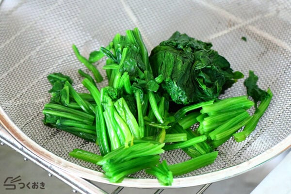 ツナと卵とほうれん草の炒め物