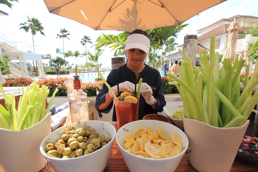 Mina's Fish Houseコオリナのラグジュアリーホテル✨ フォーシーズンズにあるシーフードレストラン🐟ビーチ目の前で最高なロケーションです！ おすすめは午後3時〜午後5時に行われているハッピーアワー！ ラグジュアリーな雰囲気を手軽に楽しめますよ😍Fish & Chips