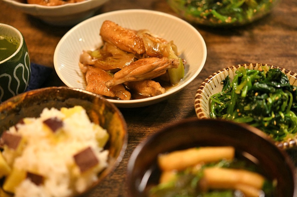 お酢で疲労回復！お鍋に入れて、あとは煮るだけ簡単。手羽元と卵のさっぱり煮。ゆうき酒場