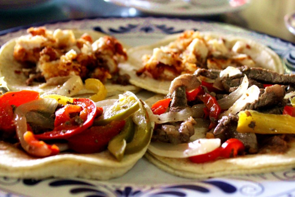 皮も手作りのタコス！ タコスミートは大豆ミートを使ってヘルシーにしてます！ .ダイエットダイエット記録ダイエット仲間募集節約ダイエットレシピダイエットメニュー食事記録食べて痩せるinstagoodFollowmeinstadailyfood美味しいおうち