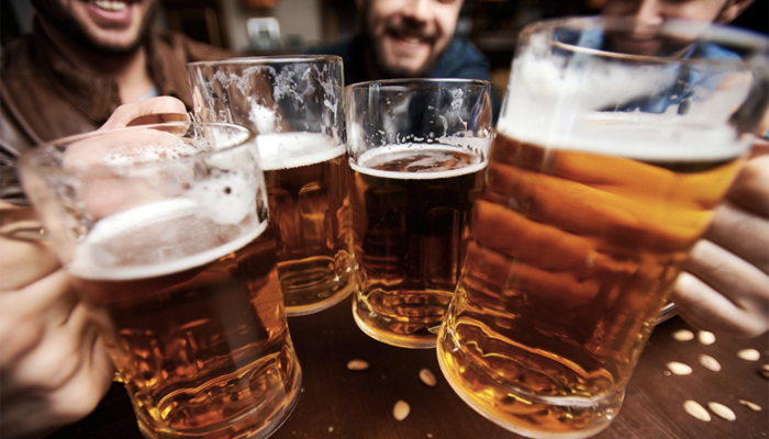 乾杯」は英語で何て言う？おしゃれに乾杯するための言い方をご紹介 Kimini英会話