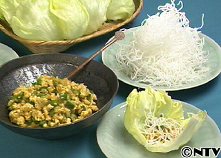 肉そぼろのレタス包み