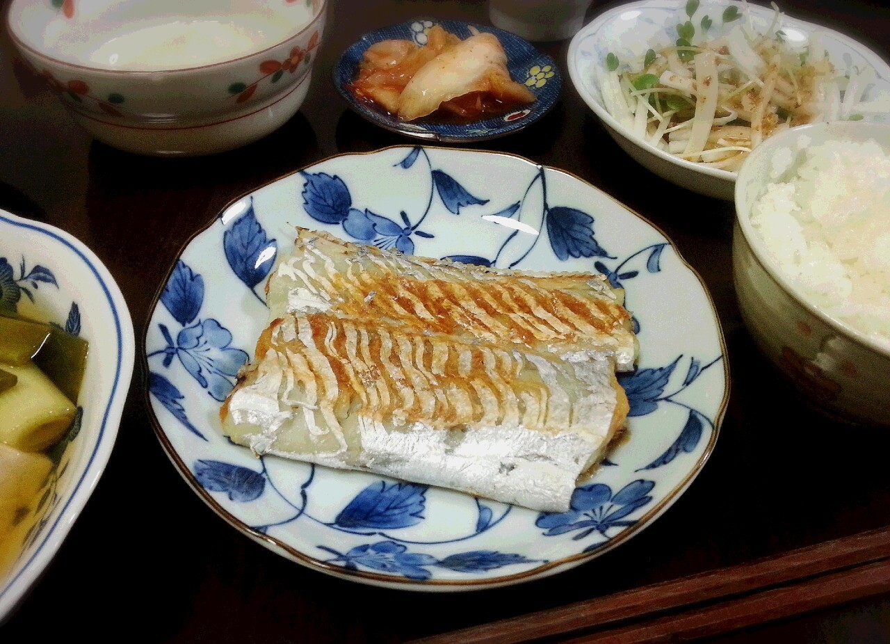 詩人だよ、泣かされたよ、 魚の脂が旨い！太刀魚の塩焼きのお献立です👩‍🍳 - すずめの砦 小６松江塾公式ママブログおいしいごはんが食べられますように