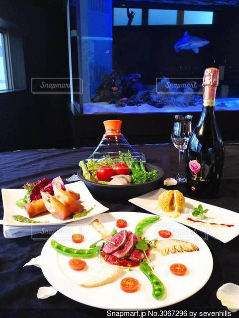 フリー素材 高級レストランの内観 6枚